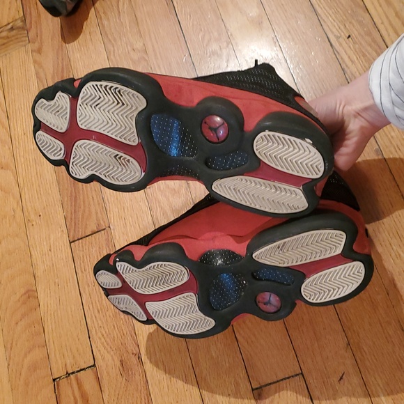 Clean air Jordan 13 breds 13 sneakers - Picture 3 of 4